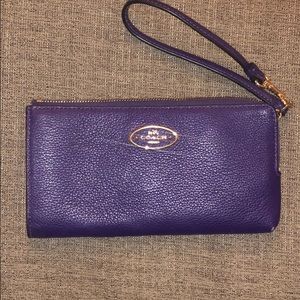 Coach purple clutch- New condition